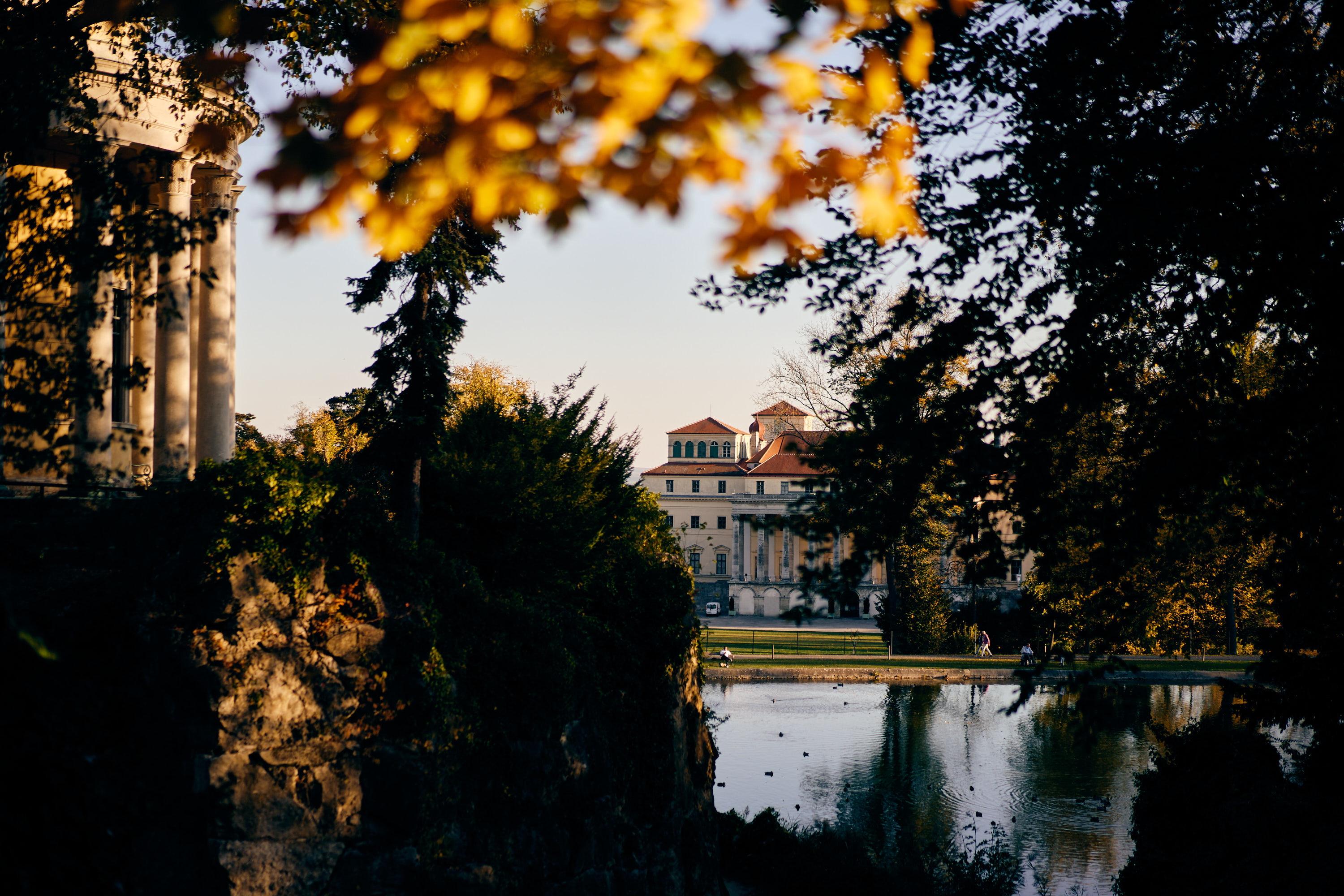 Herbstgold Leopoldinentempel und Schloss Esterházy